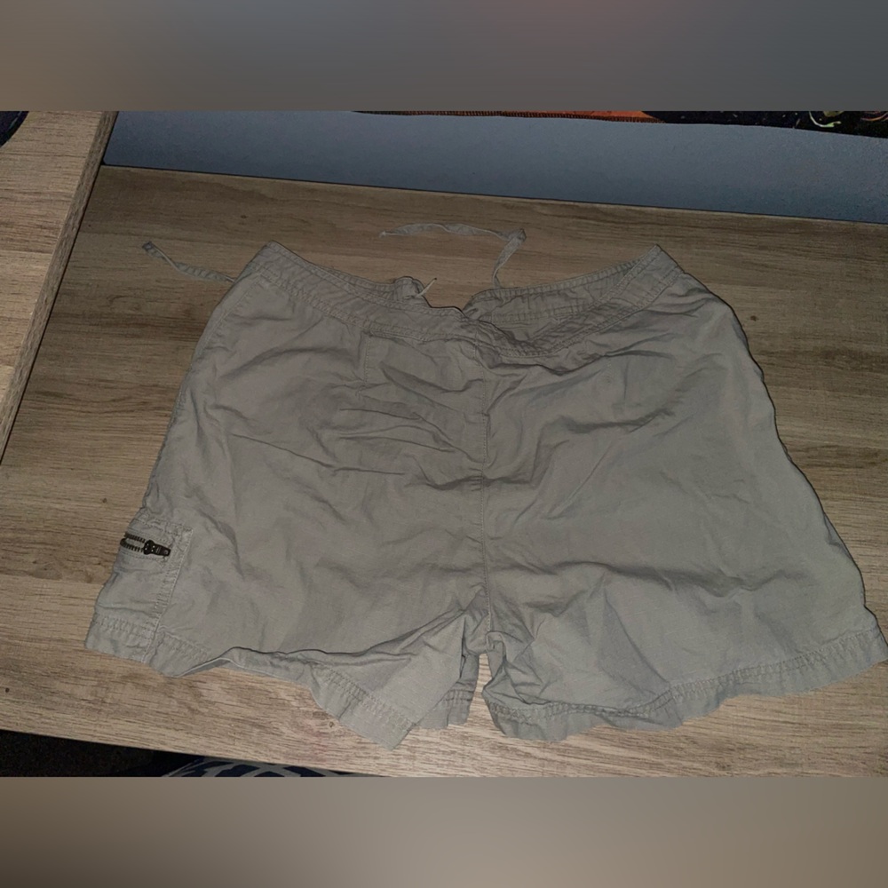 Drawstring Cargo Shorts - Picture 4 of 5